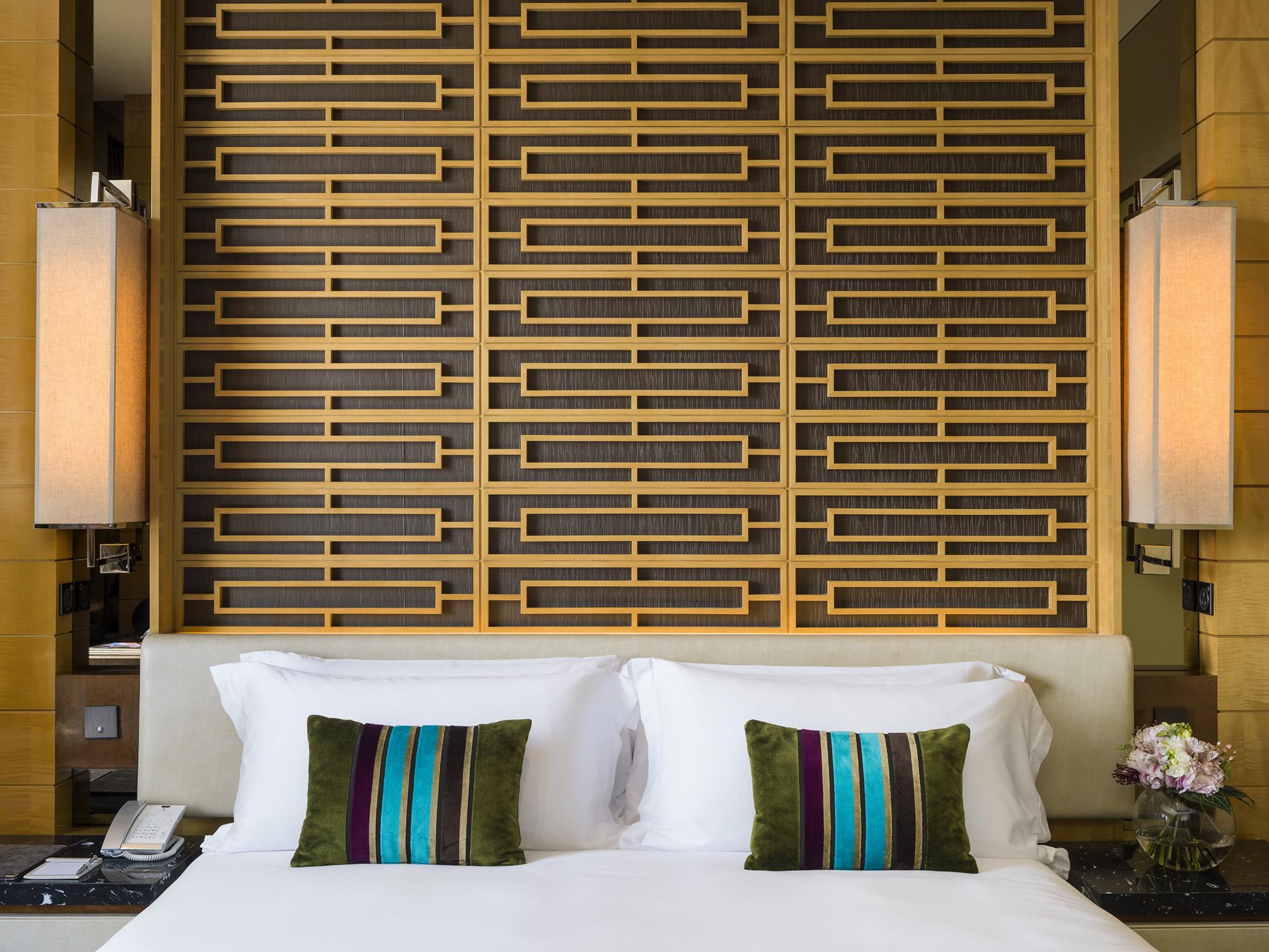 The Olympian Hong Kong Hotel Exterior photo